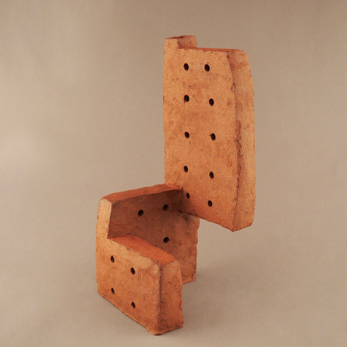 aug16-burgos-vase-ceramic-sculpture-700wi