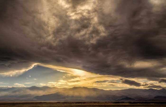 sep15-abrams-deathvalley-700wi