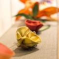 dec14-lambers-yelplaid-flower-700wi